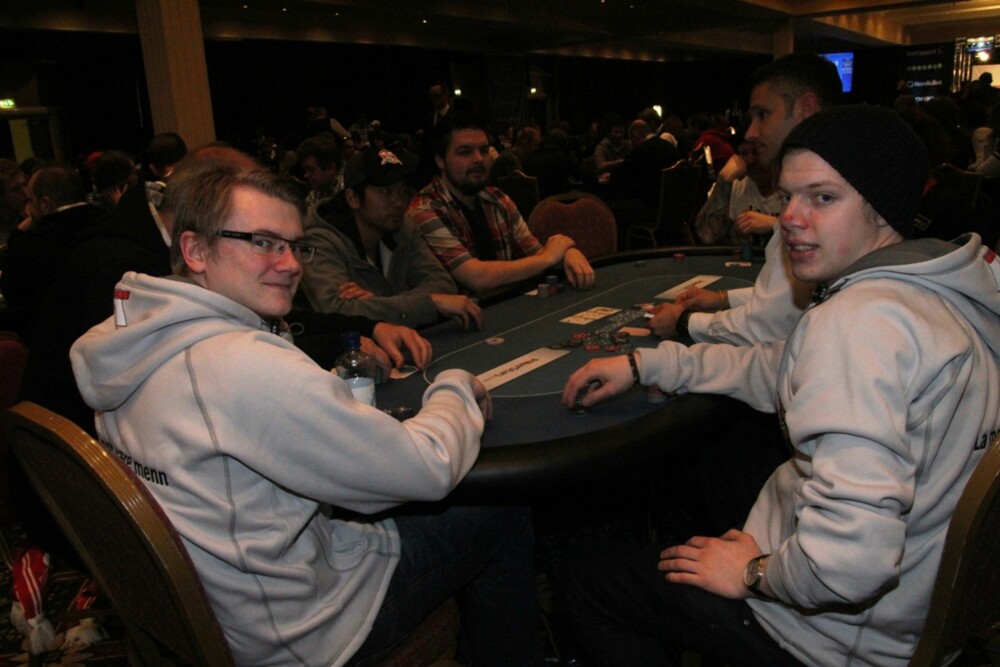 MESTERMØTE: Henrik Tollefsen (t.v) og Ørjan Skommo er begge norgesmestere i poker fra før, Ørjan sågar regjerende.