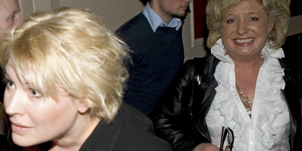TO SKRITT BAK: Anne-Kat. Hærland hadde alltid en god støtte av manager og venninne Grethe-Laila Fjeldberg. Her avbildet i 2007.