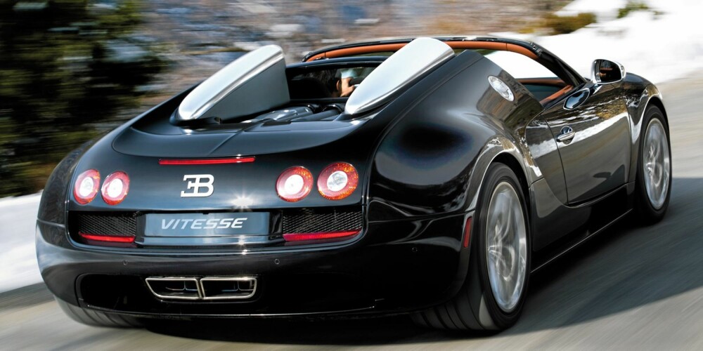ROADSTER: Bugatti Grand Sport Vitesse vises frem på bilutstillingen i Genève i mars.