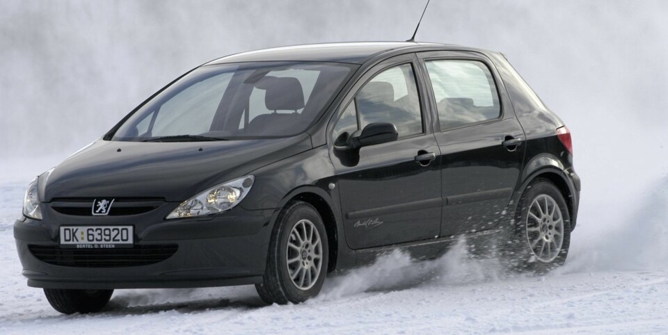 SJEKK NØYE: Peugeot 307 har flere feil en snittet. Sjekk særlig bremser og styring.