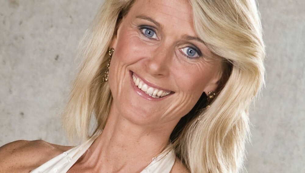 SEKSBARNSMOR: Siren Henschien fra «Lørdagsmagasinet» på TV 2 storkoser seg som mor til seks barn. SEKSBARNSMOR: Siren Henschien fra «Lørdagsmagasinet» på TV 2 storkoser seg som mor til seks barn.