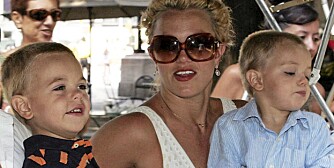 ELSKER SØNNENE: Britney Spears setter sønnene sine over alt, Sean Preston og Jayden James. Kanskje vil hun prøve å få en datter, Baby B?
