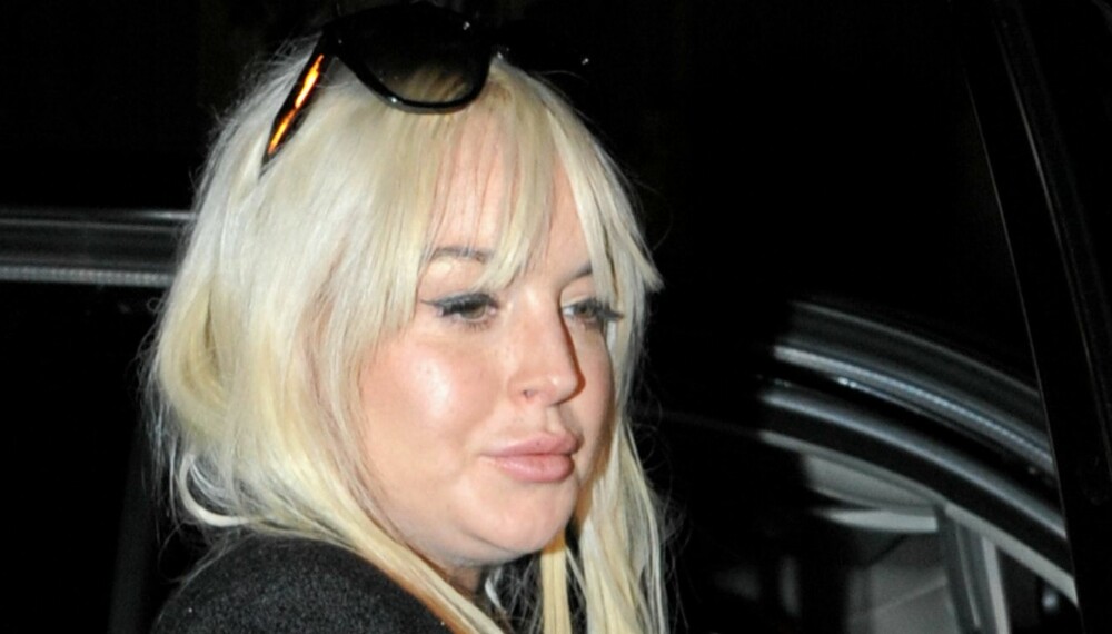 PUTEFJES: Lindsay Lohan var i overkant rundt og blank da hun skulle delta i Saturday Night Live forleden.