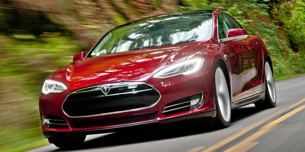BEGRENSET UTGAVE: Nordmenn som vil ha spesialutgaven Tesla Model S Signature må punge ut med 230 000 kroner i depositum. FOTO: Tesla