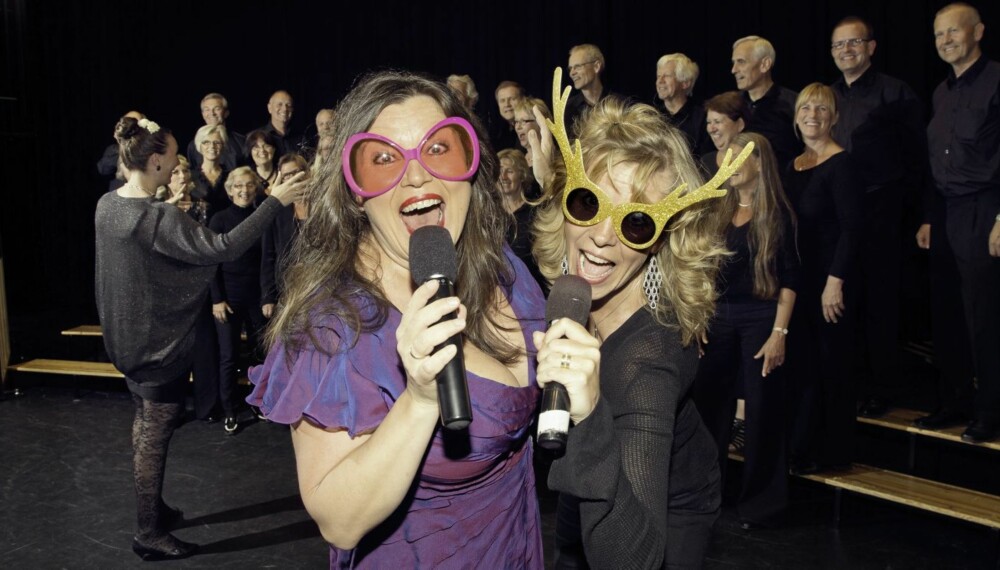 Jenny Jenssen og Merete Norheim Myrdal lover fullt trøkk under korkonserten i Sandvika Teater i Bærum.