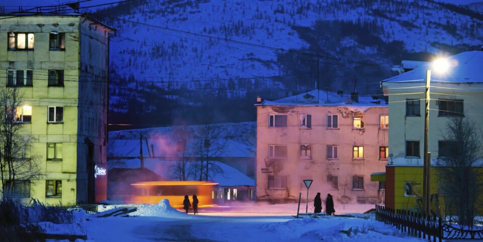 Kjentmannen min, Vladimir, bodde tidligere i den lille byen Susuman, ikke langt fra grensen mot Yakutia. ¿ Da jeg bodde her, husker jeg en periode på to uker med 55 minus hver eneste dag, forteller han, og hevder vi er heldige ¿ ¿ Nå er det jo bare 42 minus.