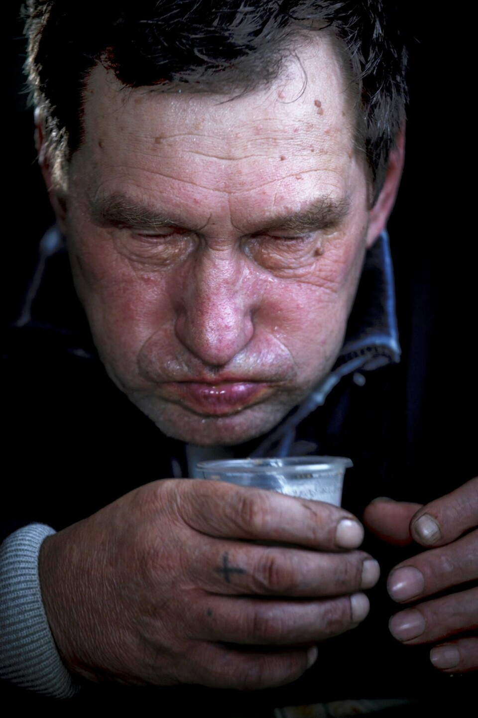 Jo da, det er mye vodka i denne delen av verden, men menneskene i Yakutia (et stort område, som også inkluderer deler av Øst-Sibir), har lært seg å tåle sprit, slik ingen andre gjør. De blir fulle, ja, men de blir aldri aggressive så de slåss aldri.