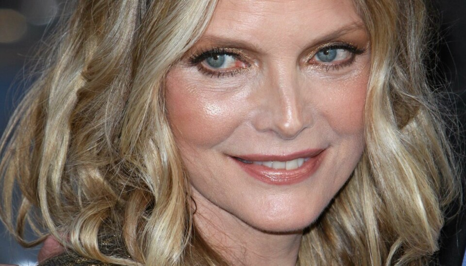 Michelle Pfeiffer pleier ikke å måtte be om roller, men for å få være med i 'Dark Shadows' var hun villig til å strekke seg.