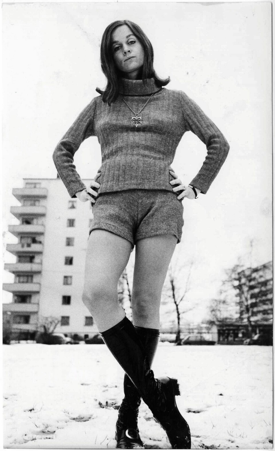 THEA STABELL:33 år