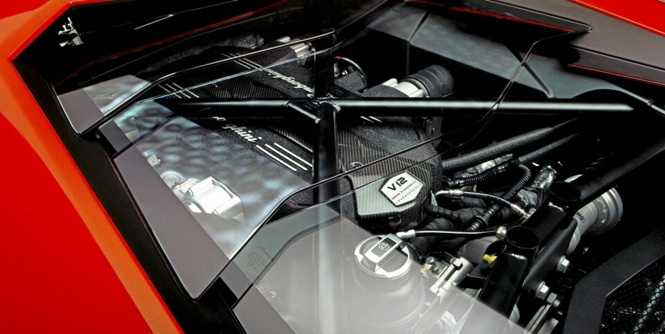 HELT NY: Den urgamle tolveren som satt i Murciélago har blitt byttet ut.