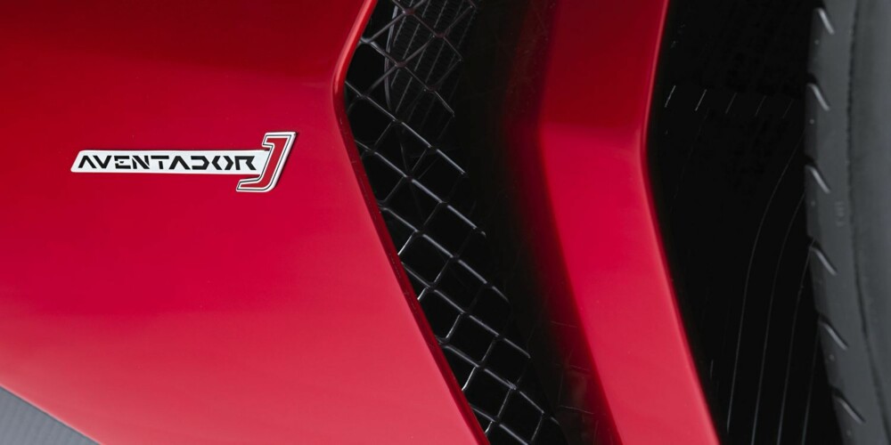 NUMMER 1: Det finnes bare en neste Aventador J i hele verden. NUMMER 1: Det finnes bare en neste Aventador J i hele verden.