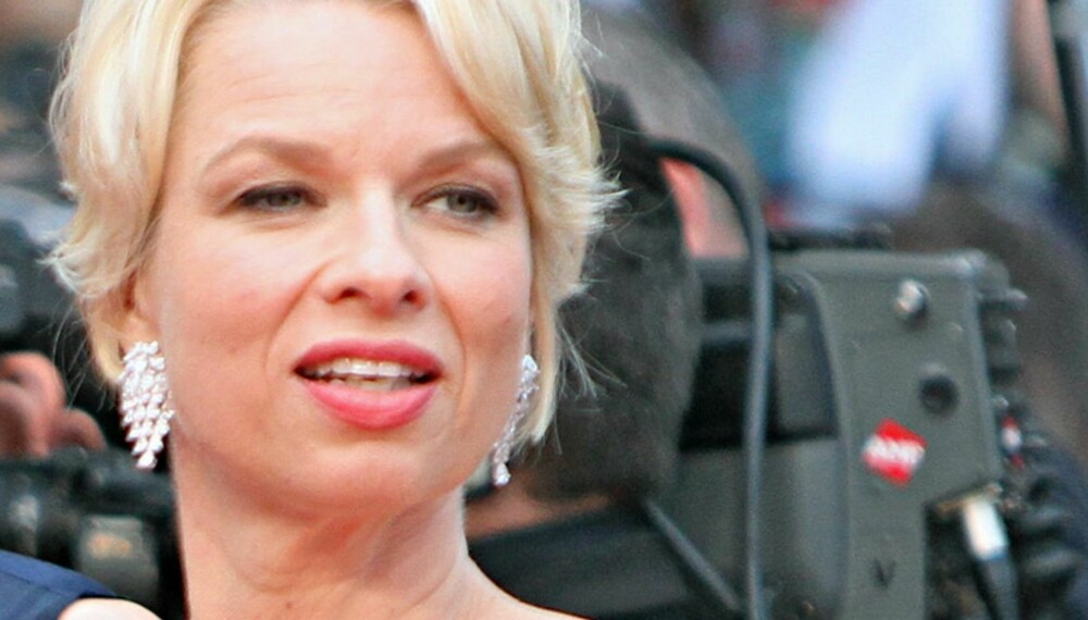 PÅ FLYTTEFOT: Linn Ullmann og ektemannen Niels Fredrik Dahl flytter de inn i en luksuriøs bolig på idylliske Ullevål Hageby i Oslo. PÅ FLYTTEFOT: Linn Ullmann og ektemannen Niels Fredrik Dahl flytter de inn i en luksuriøs bolig på idylliske Ullevål Hageby i Oslo.