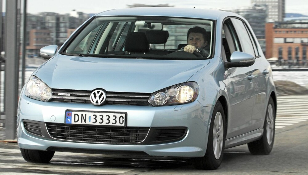 GJENNOMSNITTSBILEN: En VW Golf (med 1,4 TSI 160 hk DSG) til 365 000 kroner, representerer gjennomsnittsbilen i Norge. FOTO: Egil Nordlien, HM Foto GJENNOMSNITTSBILEN: En VW Golf (med 1,4 TSI 160 hk DSG) til 365 000 kroner, representerer gjennomsnittsbilen i Norge. FOTO: Egil Nordlien, HM Foto
