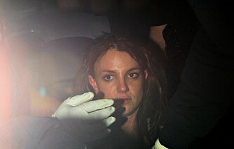 Britney Spears kjøres til sykehus i ambulanse