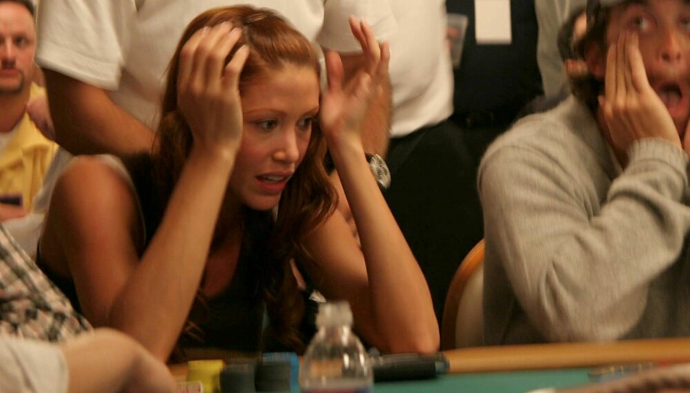 Shannon Elizabeth spiller poker i Las Vegas