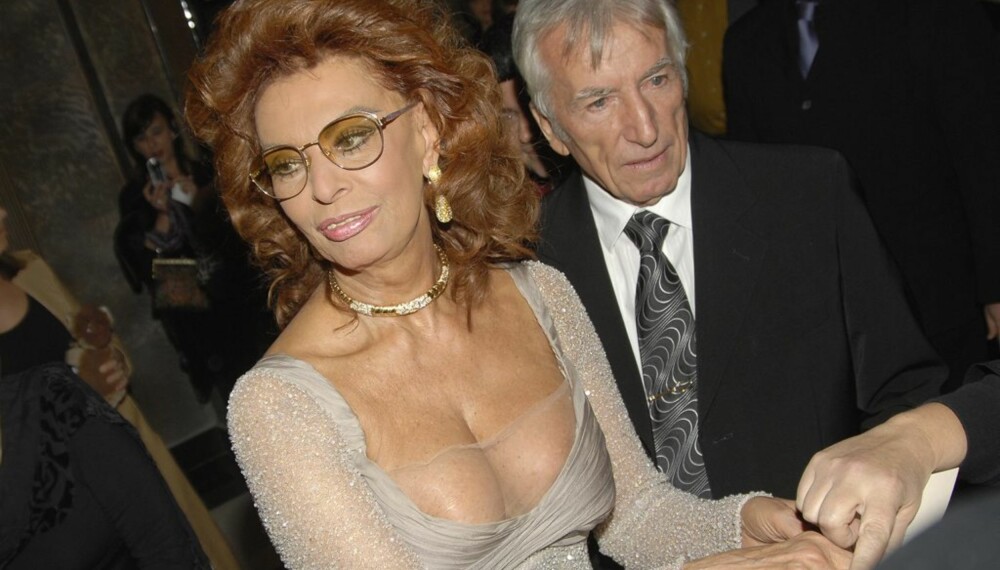 Sophia Loren med avslørende kjole