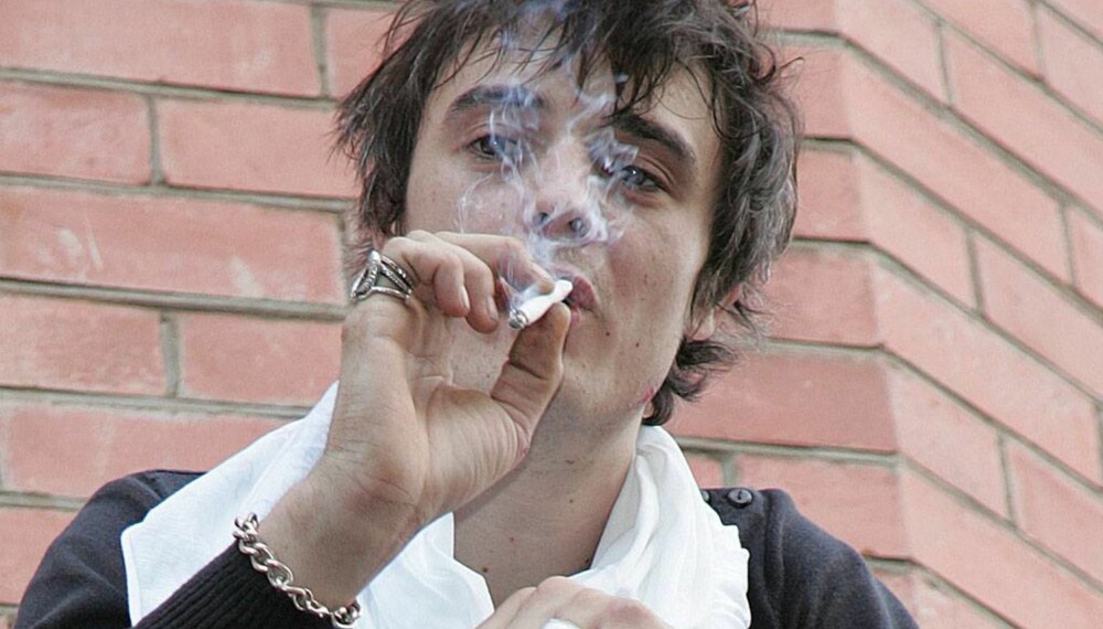 Pete Doherty i røyken