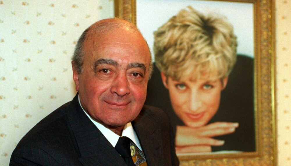 Mohamed Al Fayed med sit favorittportrett av Diana