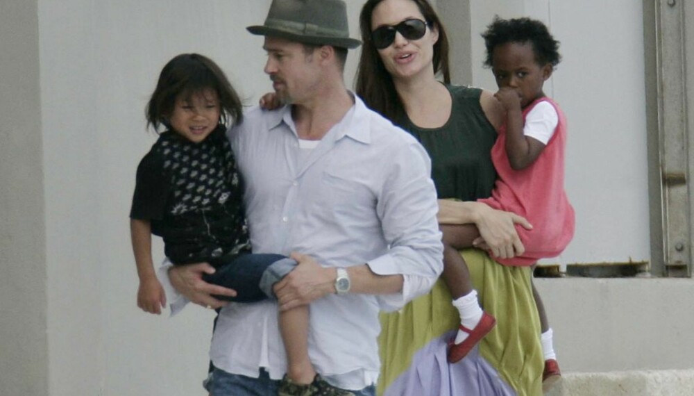 Brad Pitt og Angelina Jolie med barna