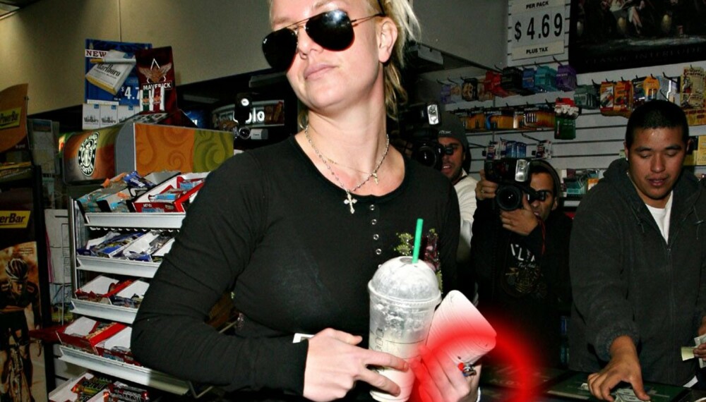 Britney Spears stjal lighter!
