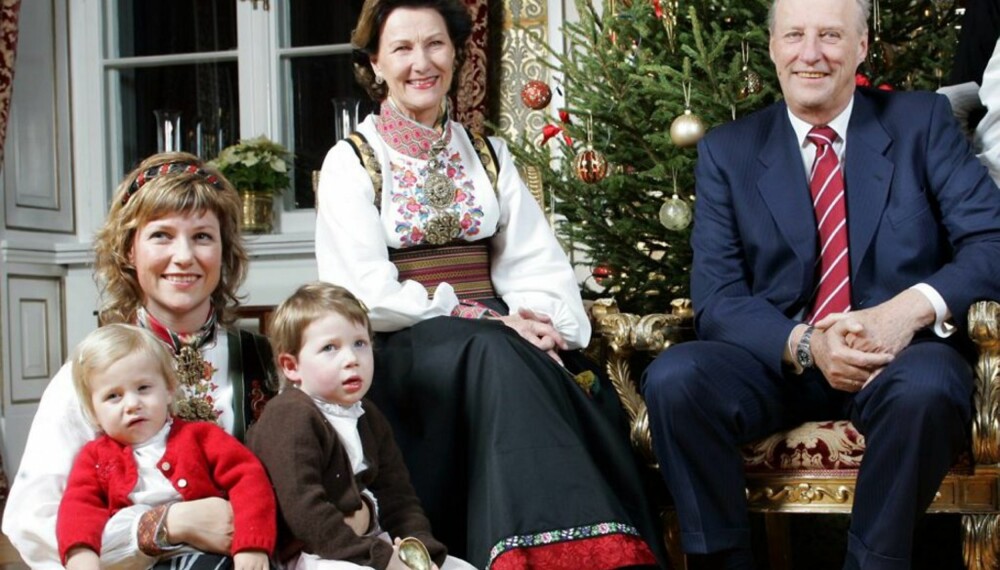 Prinsesse Märtha med Leah Isadora og Maud Angelica, dronning Sonja og kong Harald