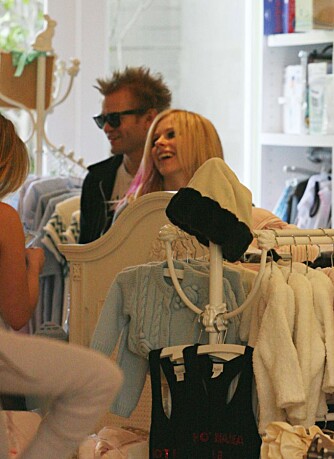 Avril Lavigne og mannen på shopping