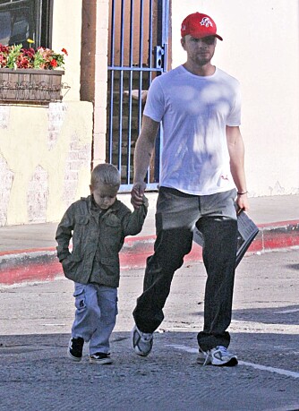 Ryan Phillippe og sønnen Deacon Ryan Phillippe og sønnen Deacon