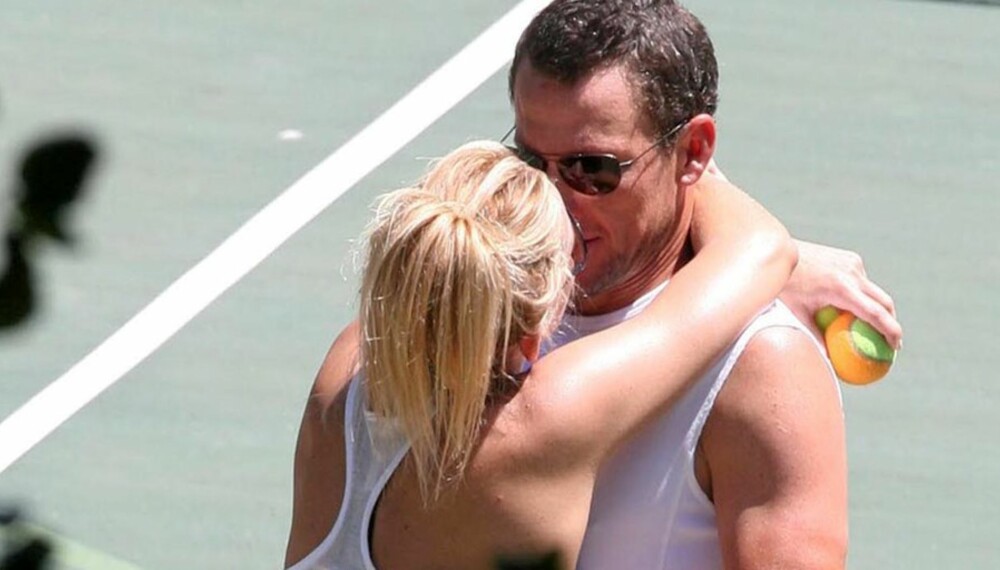 KYSSET: Kate Hudson og Lance Armstrong viste sin kjærlighet på tennistrening