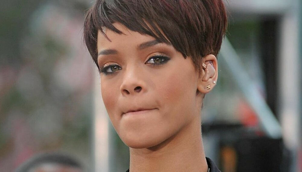 TØFF OPPVEKST: Rihannas far var alkoholiker gjennom hennes oppvekst. Nå er han tilgitt.