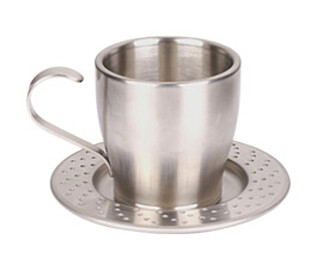 Kaffekoppen er naturligvis også laget i rustfritt stål, og skåla som en hullborret bremseskive. Kaffekoppen er naturligvis også laget i rustfritt stål, og skåla som en hullborret bremseskive.