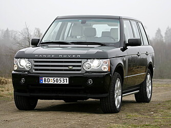 OFFROAD-LUKSUS: Range Rover er en av få luksus-SUV-er som fungerer godt også i terrenget.
