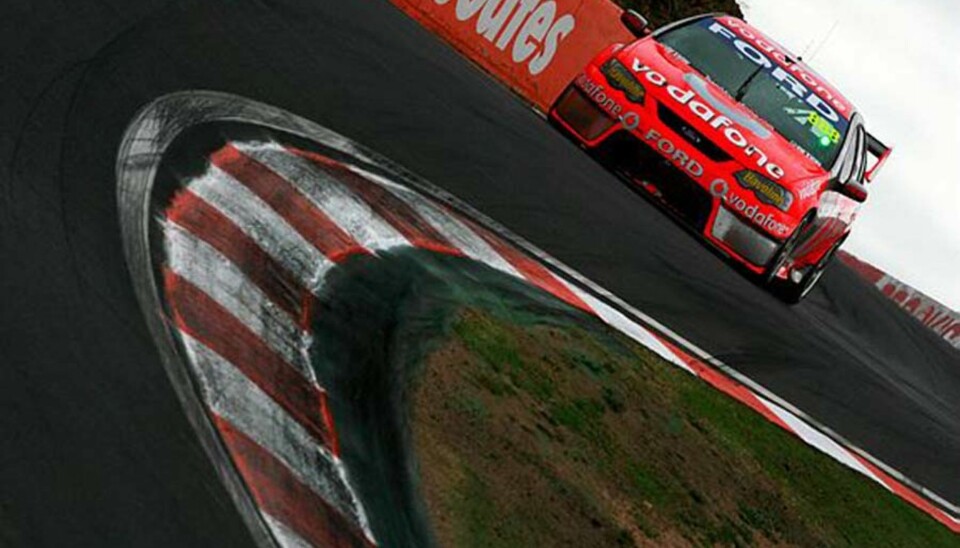 Vinnerbilen med Craig Lowndes og Jamie Whincup. (Foto: Sutton)