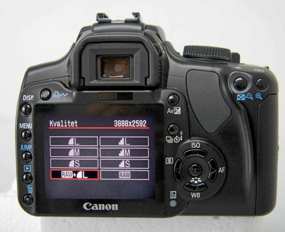 CANON EOS 400D: Med valget nederst til venstre kan du velge å lagre bildene både i RAW-format, og som JPG.