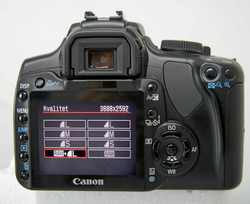 CANON EOS 400D: Med valget nederst til venstre kan du velge å lagre bildene både i RAW-format, og som JPG.