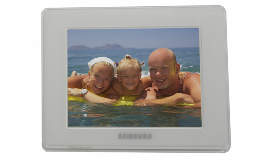 Samsung-rammen har innebygd trådløs nettverkstilkobling, og kan vise bilder fra en hvilken som helst nettside