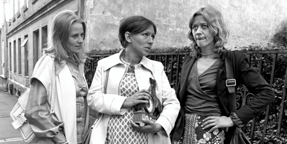 LANG KARRIERE: Anne Marie har vært tilknyttet Nationaltheatret siden 1970. Her fra innspillingen av 'Hustruer' fra 1974, sammen med Katja Medbøe og Frøydis Armand.