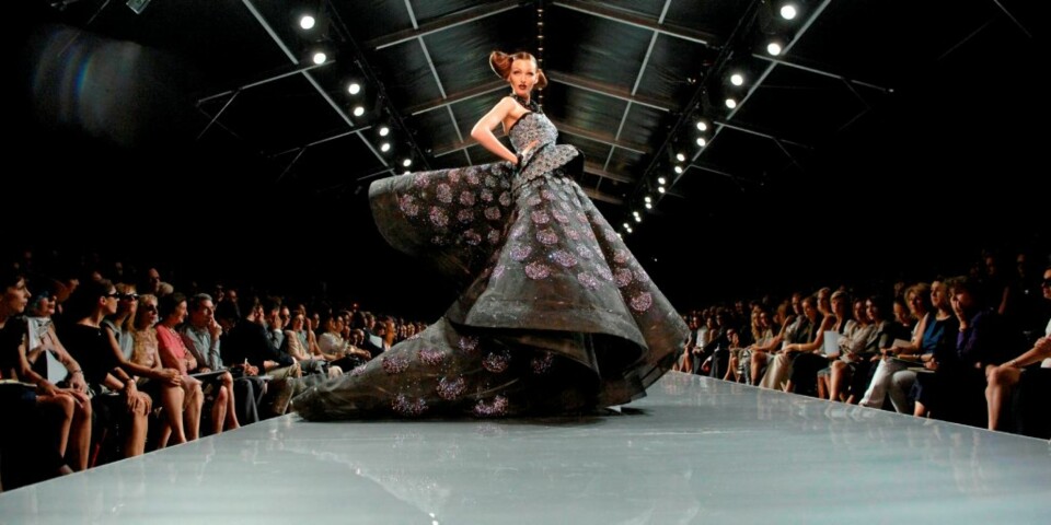 VAKRE KREASJONER: Designet av John Galliano