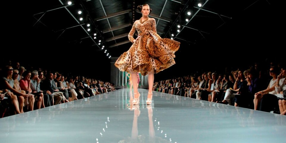 VAKRE KREASJONER: Designet av John Galliano