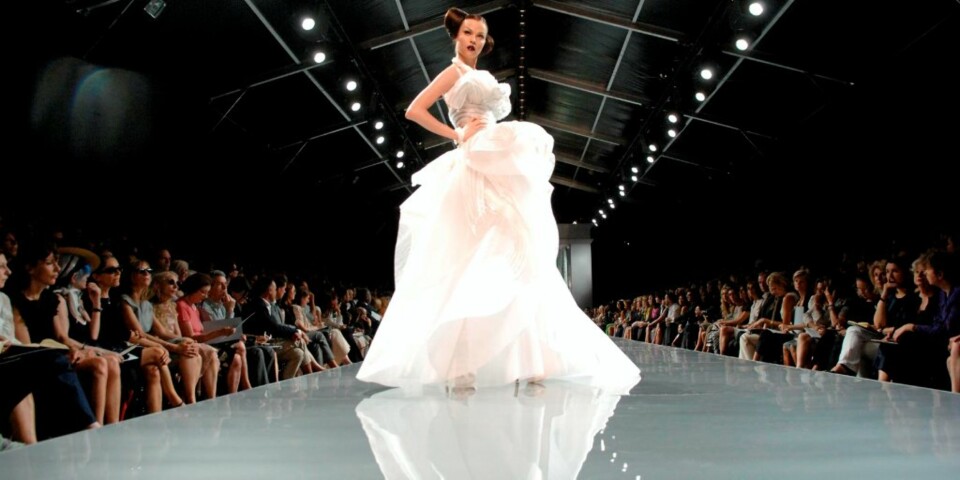 VAKRE KREASJONER: Designet av John Galliano