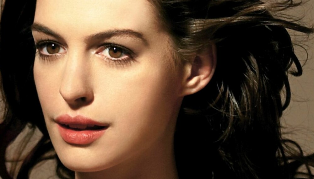 NYTT ANSIKT: Anne Hathaway er siste tilskudd av kjente skuepspillere som skal fronte Lancôme.