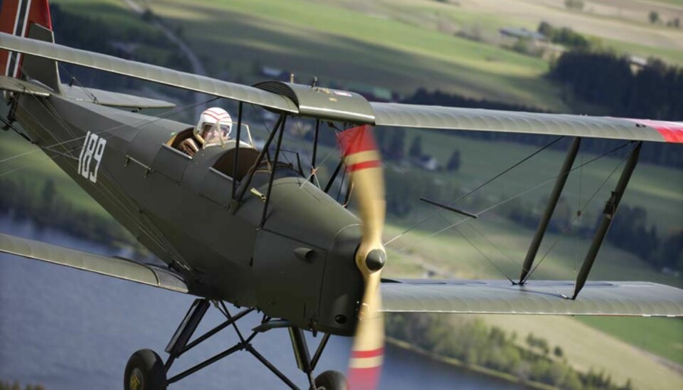 Vi Menn fikk følge med på en demonstrasjon av ærverdige Tiger Moth. Foto: Håkon Bonafede