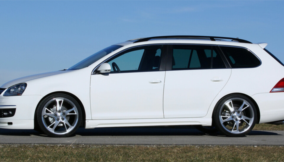 Med lavere bakkeklaring, stylingsett og større hjul blir en ellers så folkelige VW Golf stasjonsvogn egentlig ganske så tøff.