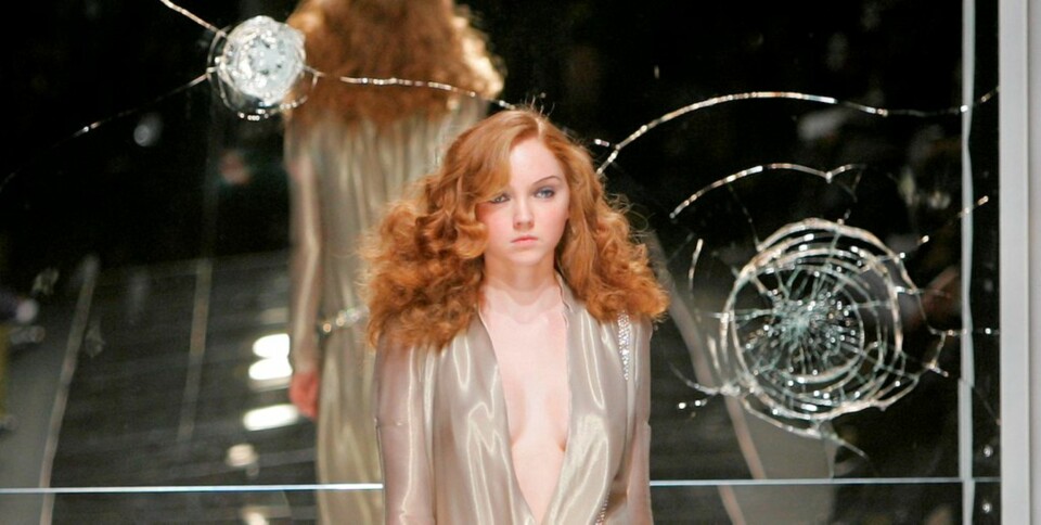 VELKJENT MODELL: Lily blir brukt mye på såvel catwalken som i motebladene og på rekalmeplakater. Her fra Londom Fashion Week i februar 2007.