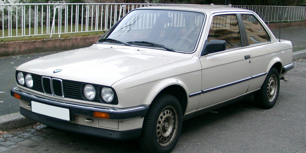 En 1985-modell BMW 325 blir sett på som en lett bil, med sine 1162 kilo.