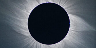 Man finner etter hvert alt mellom himmel og jord på Google Knol, en har skrevet om solformørkelser.