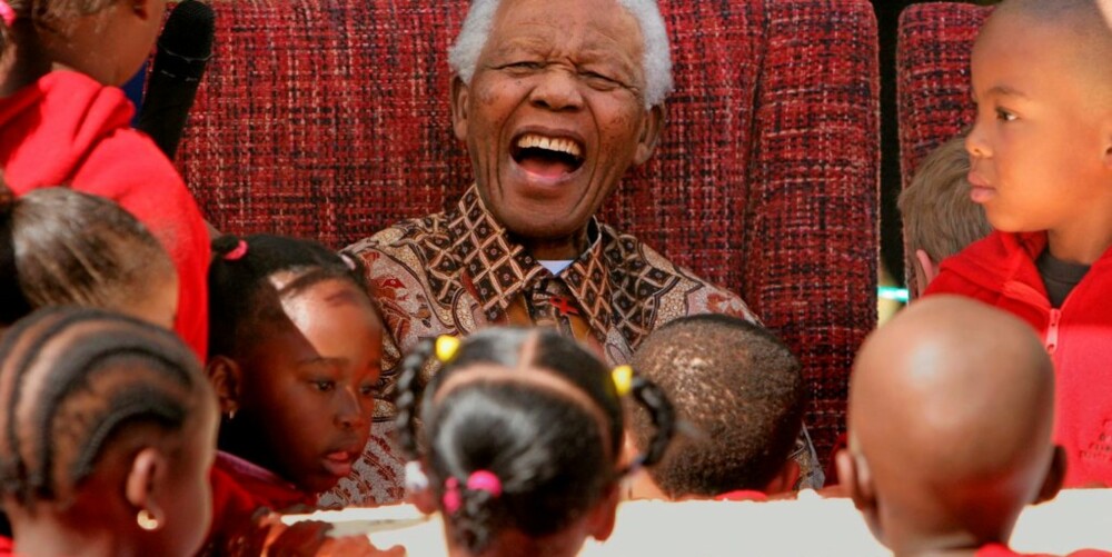 LANDSFADER: Mandela framståt mer og mer som en landsfader for det moderne, demokratiske Sør-Afrika.