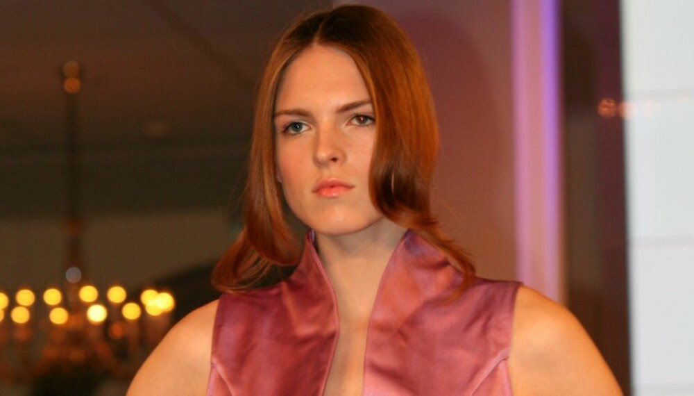 Polina Barbasova går visning for Morami under Oslo Fashion Week.