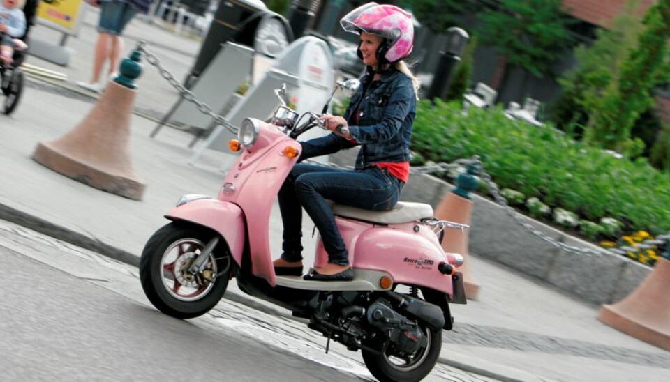 Helenes rosa scooter