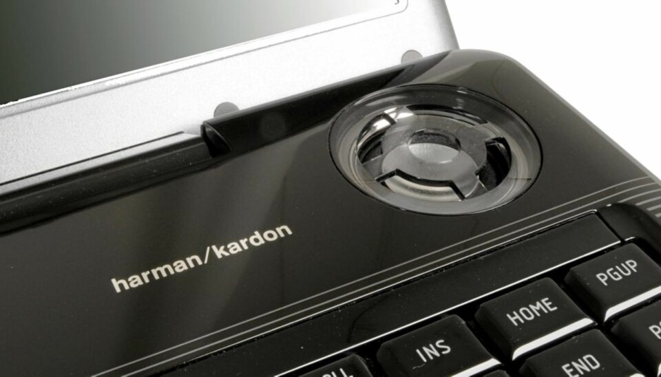 Lyden på Sattelite P300 serveres av Harman Kardon.