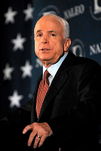 SKITNE TRIKS: McCain prøver å sverte motstanderen Obama gjennom en rekke reklamekampanjer. SKITNE TRIKS: McCain prøver å sverte motstanderen Obama gjennom en rekke reklamekampanjer.
